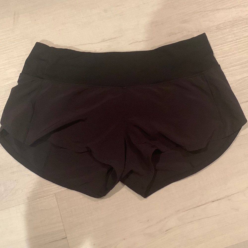 Lululemon Hotty Hot Shorts size 2